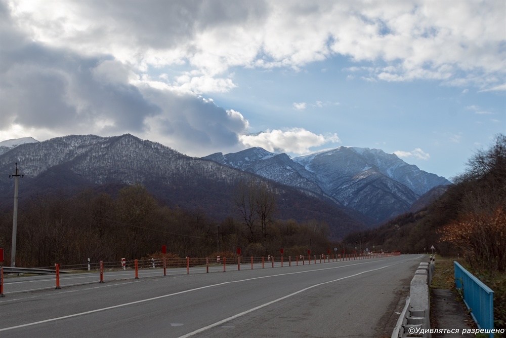 Дорога к монастырю и дальше в горы