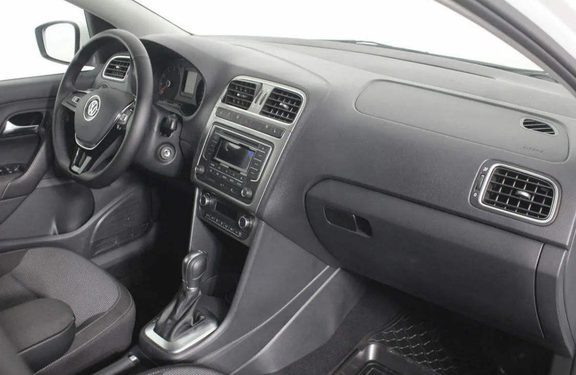 Вид в салоне