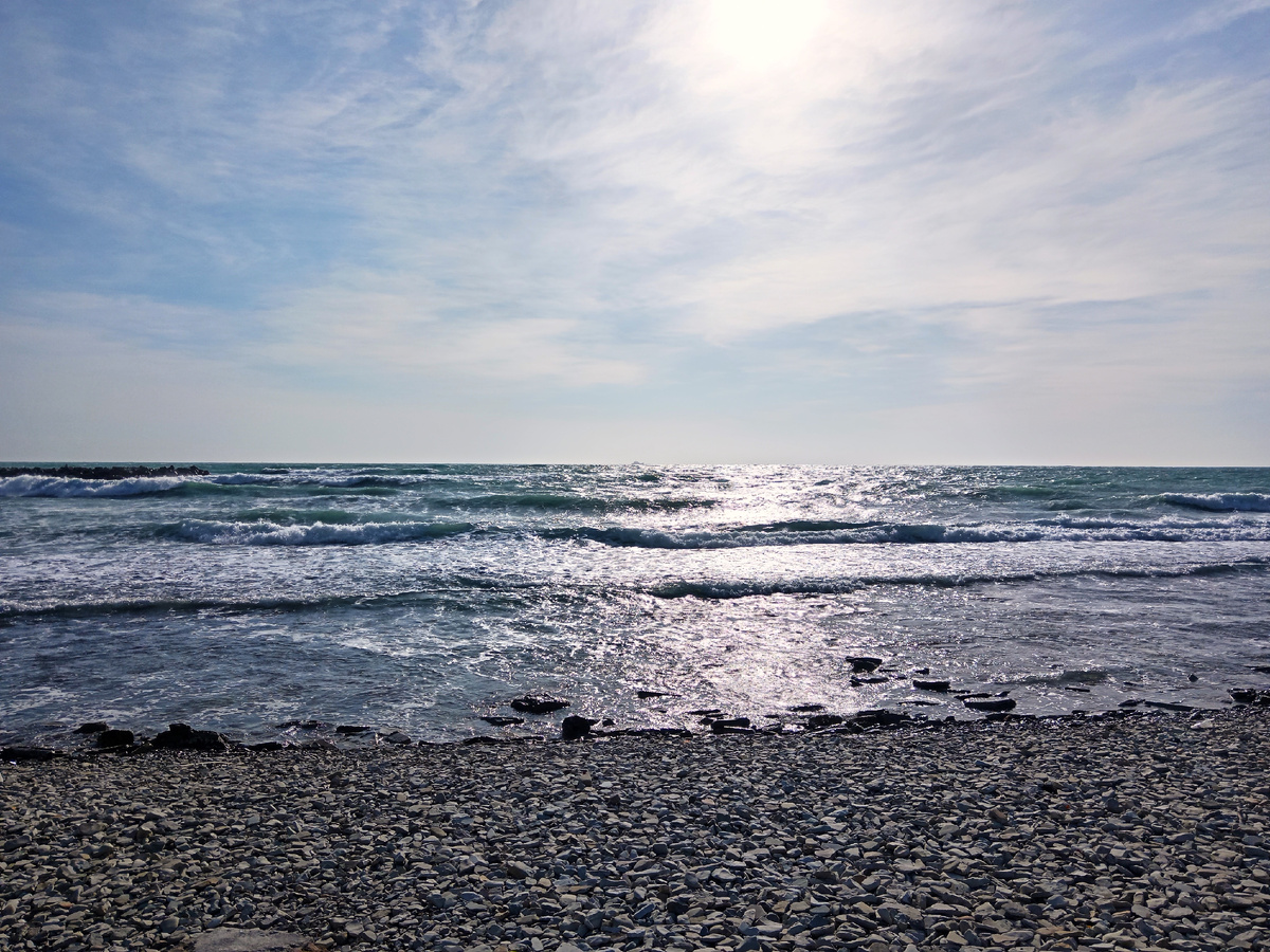 Молодёжный парк, Тонкий мыс, Геленджик, открытое море, Чёрное море, ноябрь, пляж