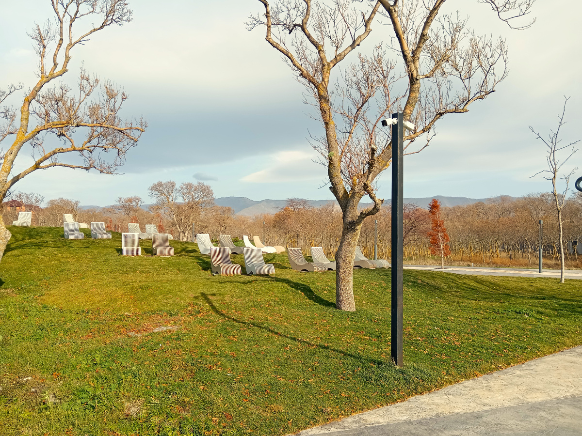 Молодёжный парк, Тонкий мыс, Геленджик, ноябрь, пляж, горы