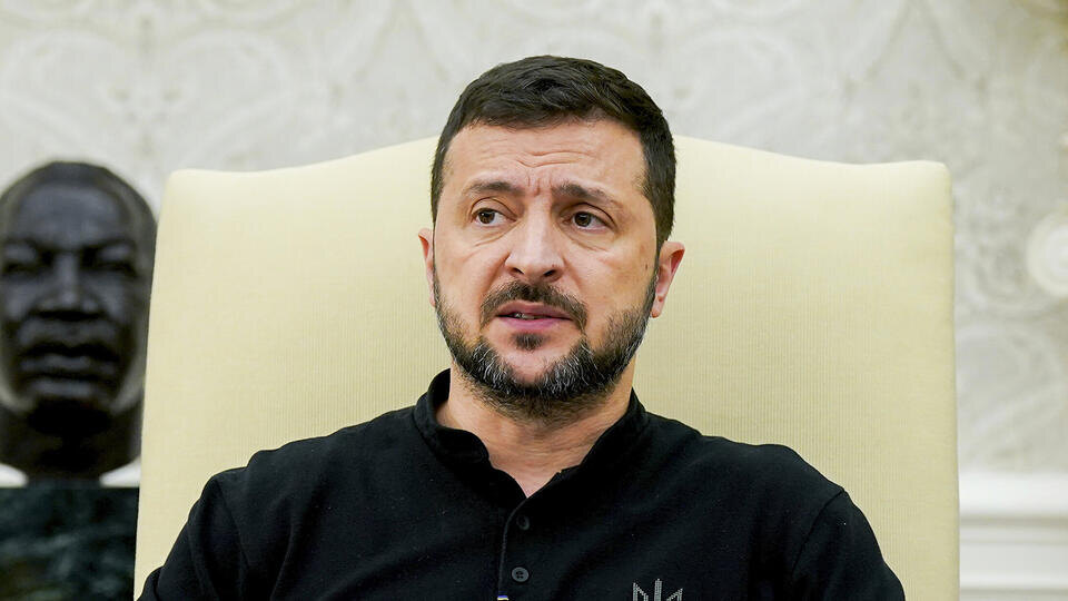     Захарова назвала "суицидальными" рассуждения Зеленского о ядерном оружии Global Look Press/Al Drago - Pool via CNP/Consolidated News Photos