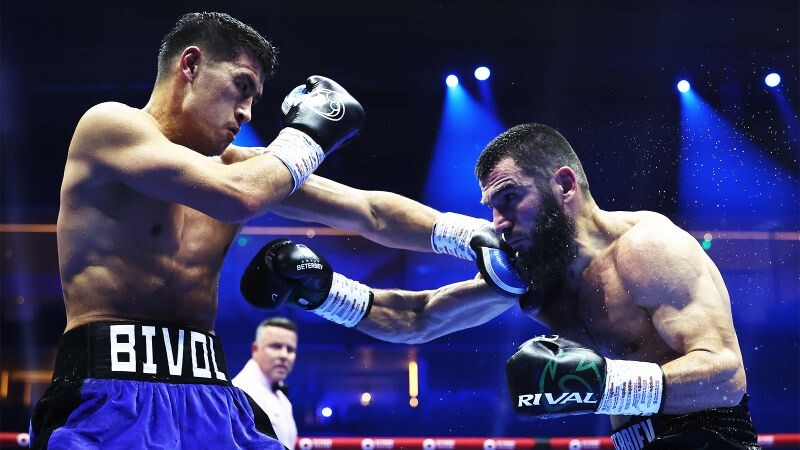 Бетербиев против Бивола