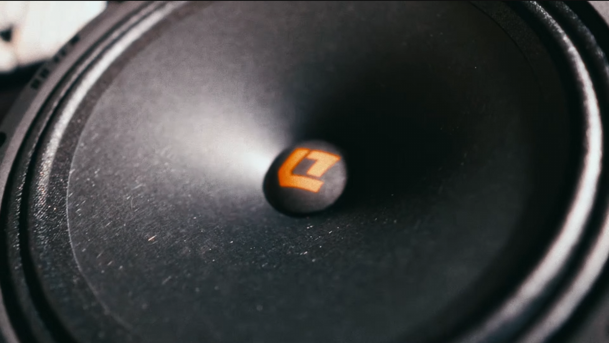 Видео про эти динамики вы можете найти у меня на канале ,мы делали полный обзор.