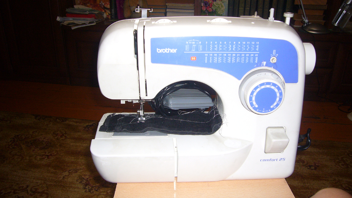 Бытовая швейная машина