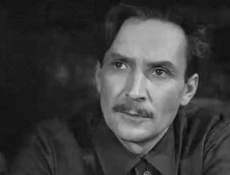 «Часы остановились в полночь» (1958). Роль Александра Петровича, командира партизанского отряда. Фото из интернета.