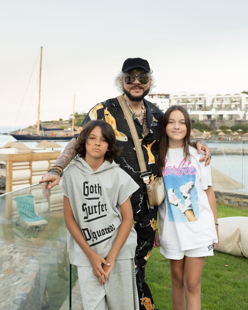 Филипп Киркоров с детьми.Фото: соцсети/@fkirkorov