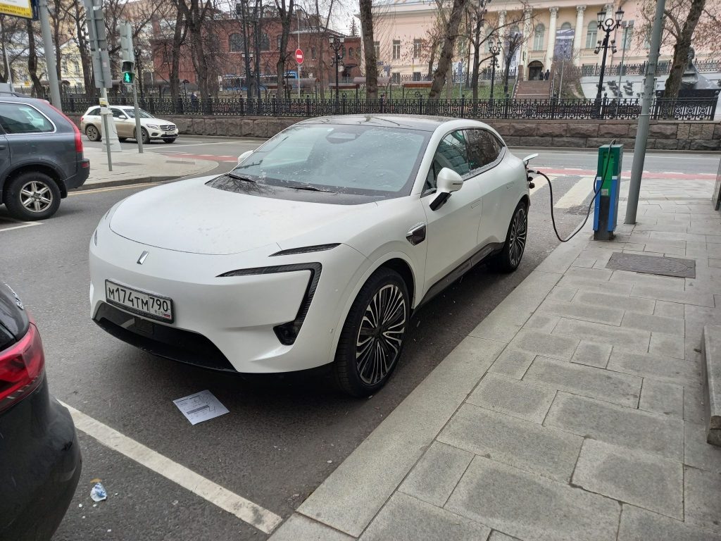 Электрический кроссовер Avatr 11 станет первой моделью бренда на российском рынке, представленной официально.