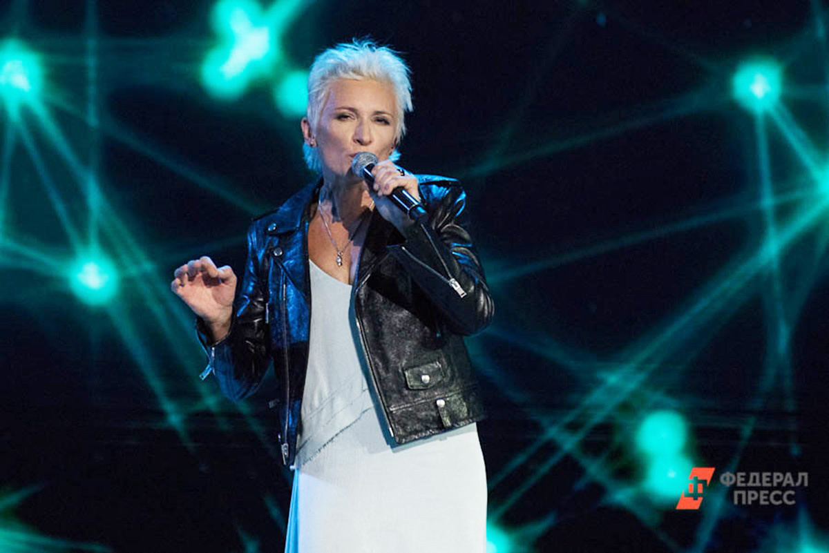 Арбенина продолжила концерт, несмотря на падение.  Фото: ФедералПресс / Екатерина Лызлова