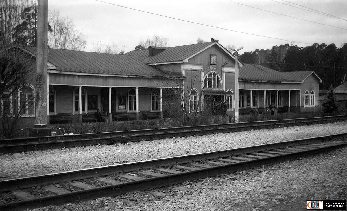Автор: Огнев О. В. | Фото сделано XI.1988 Источник: https://www.parovoz.com/newgallery/?ID=597964&LNG=RU
