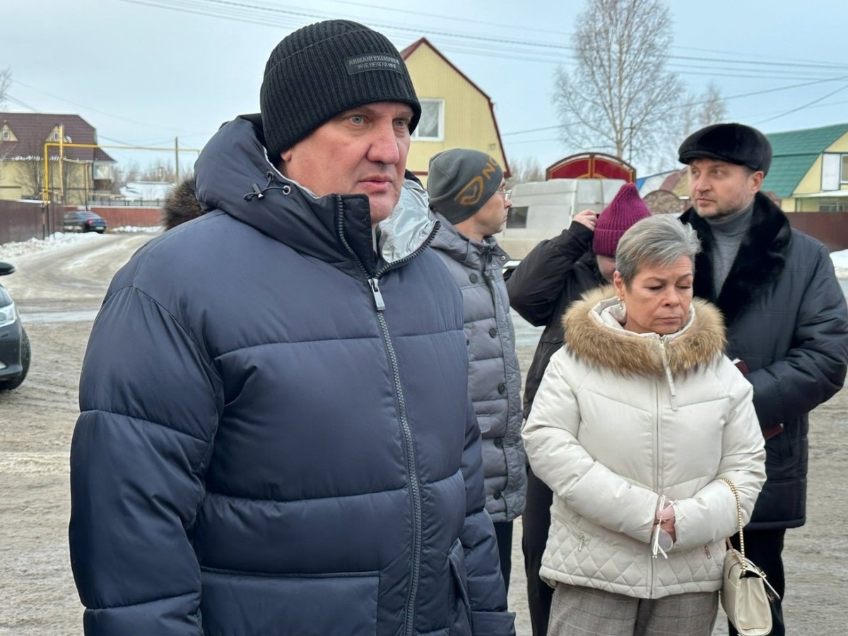    Глава Нефтеюганска повторно посетил самый неблагоустроенный район города