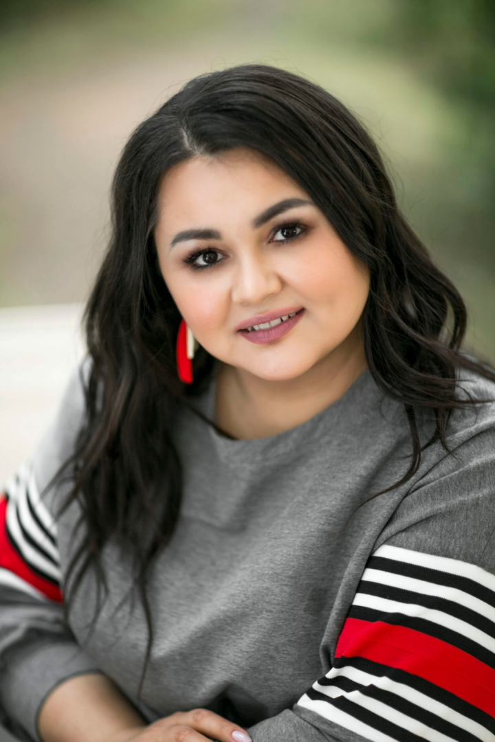 Девушка из субстанции. Символ энергии ци. Девушка из субстанции. Девушка из субстанции. Девушка из субстанции.