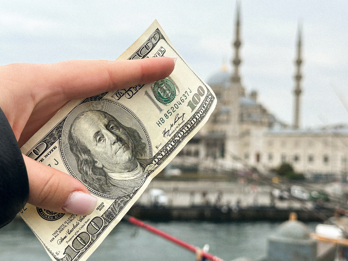 Банкнота старого образца. Фото: Журнал Яндекс Путешествия