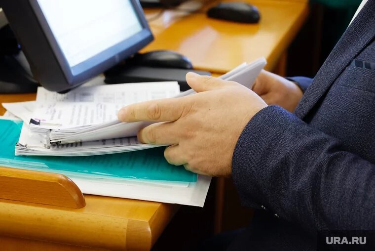 Депутат выступал против оптимизации больниц и помогал вдове ветерана ВОВ. Фото: Екатерина Сычкова © URA.RU