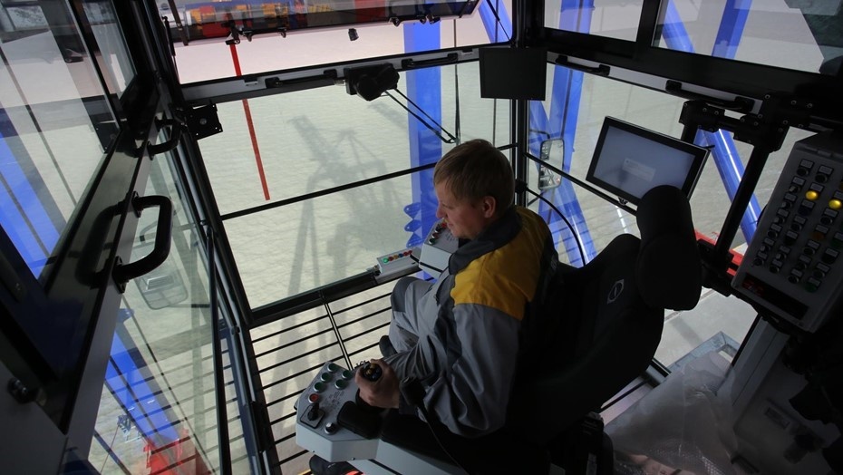    Порт "Бронка", крановщик Автор фото: Ковалев Петр