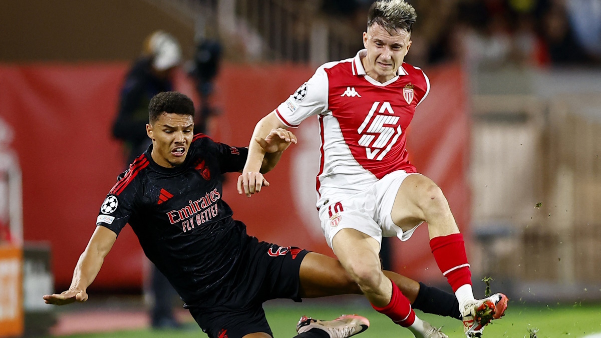 Александр Головин в матче Лиги Чемпионов против "Бенфики". Фото: GLOBAL LOOK PRESS