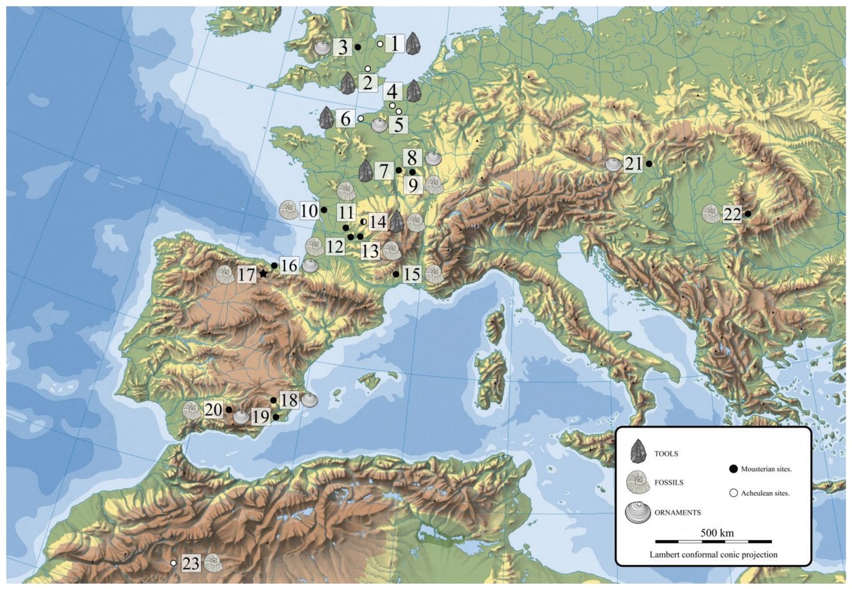Карта, на которой отмечены находки окаменелостей на неандертальских и более древних памятниках Европы.