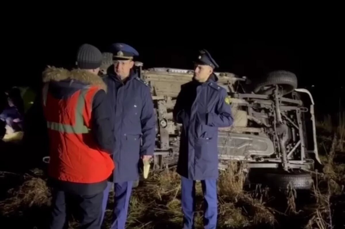    Водитель авто погиб при столкновении с электричкой на переезде в Ленобласти