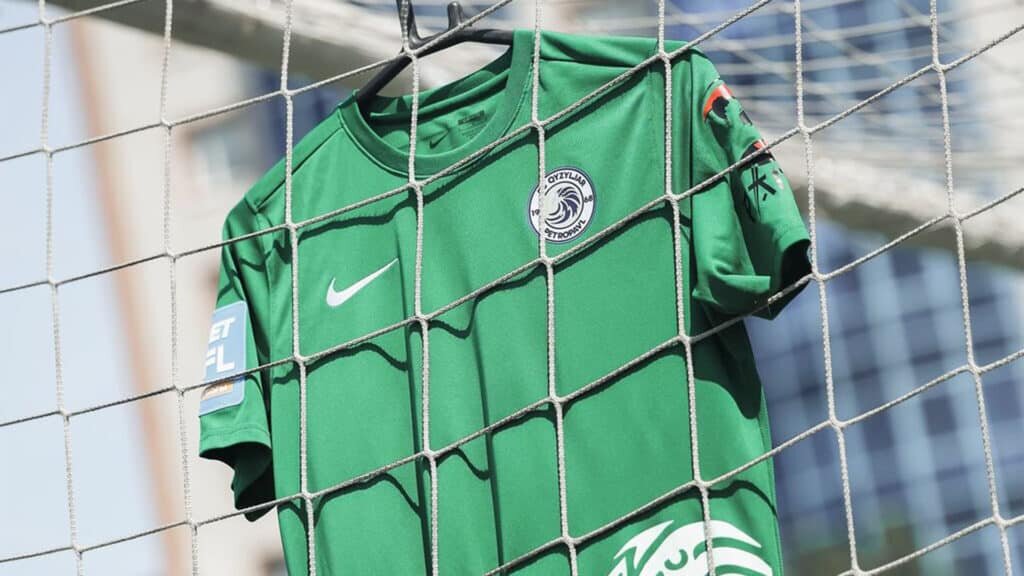    Уголовное дело завели по статье «Хищение в особо крупном размере» / Фото: instagram.com/fcqyzyljar, бильд-редактор: Дастан Шанай