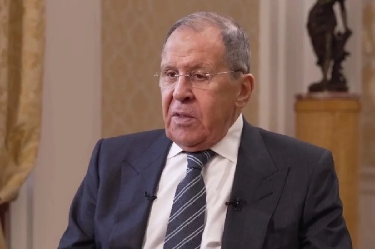    Лавров выразил надежду на то, что в США решения по ЯО принимает президент