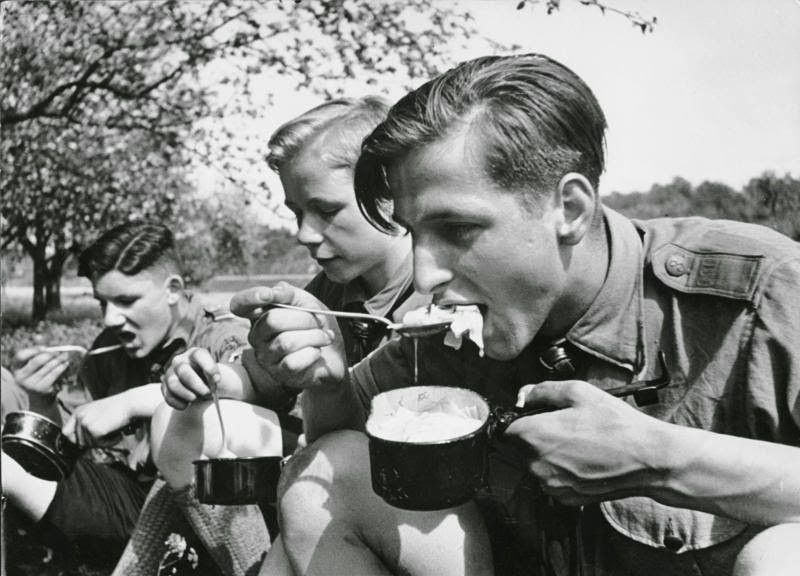 Пионер в еде пример...