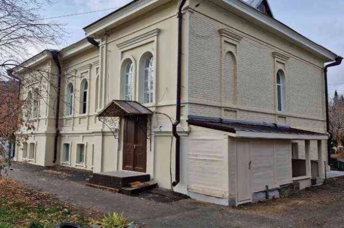    В Томске восстановили Здание с мезонином на Юрточной горе