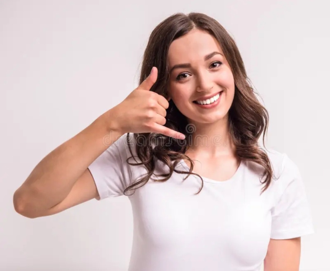 Кстати, вот этот жест нам наша соседка-турчанка постоянно демонстрировала, когда хотела кому-либо позвонить. Фото из интернета. 