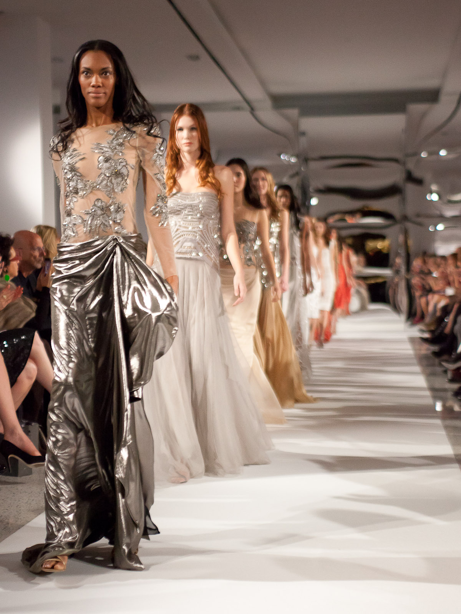 Alberta Ferretti catwalk, vogue.com