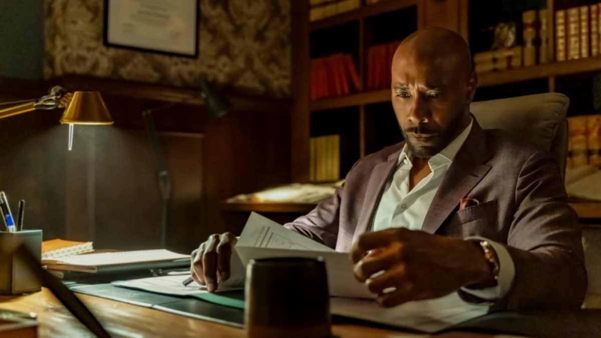 И кроме того... сам Шерлок мёртв CBS/Paramount+