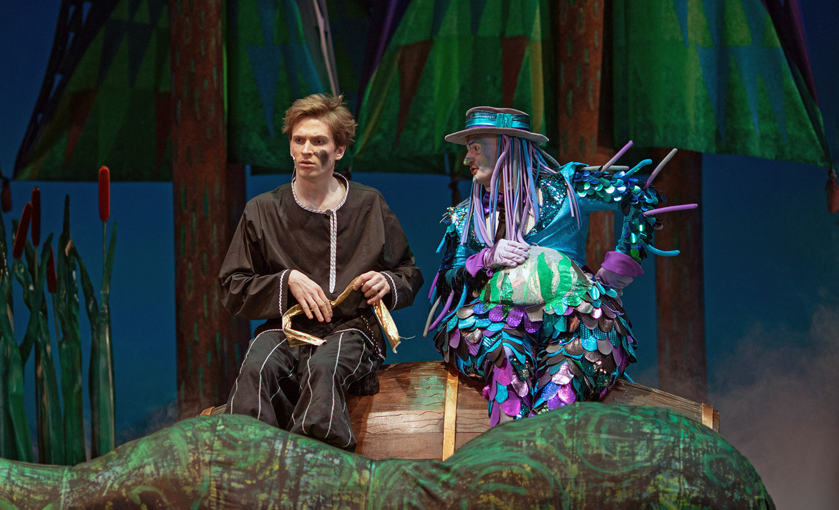 Фото спектакля с сайта театра