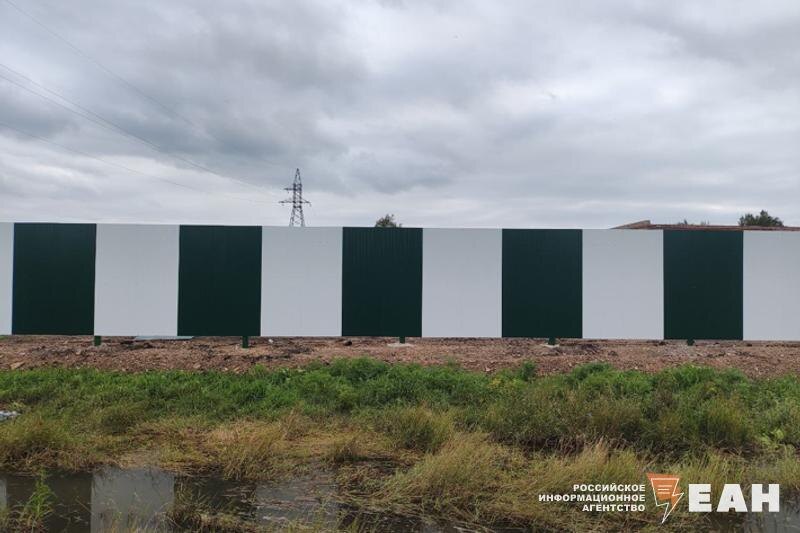    ЕАН / Территория будущего кремне-магниевого завода в Кувандыке Оренбургской области закрыта забором