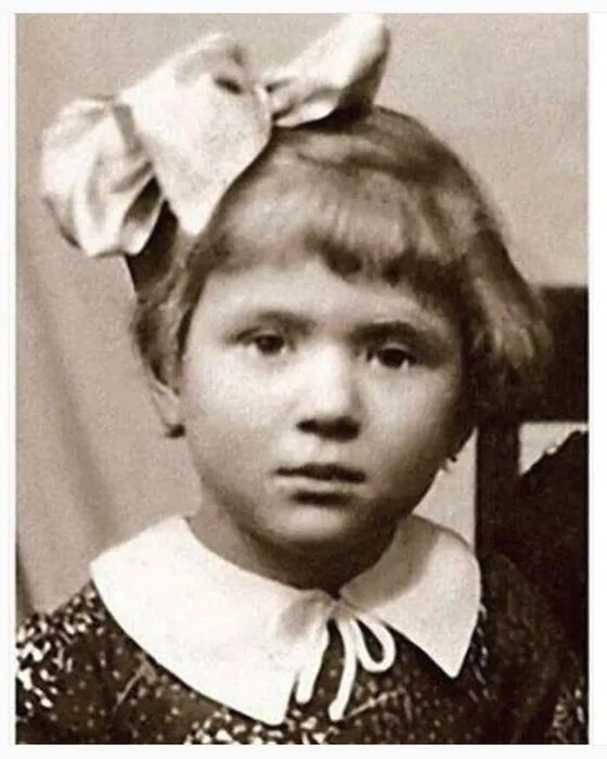 Галина Польских в детстве. Фото: личный архив актрисы