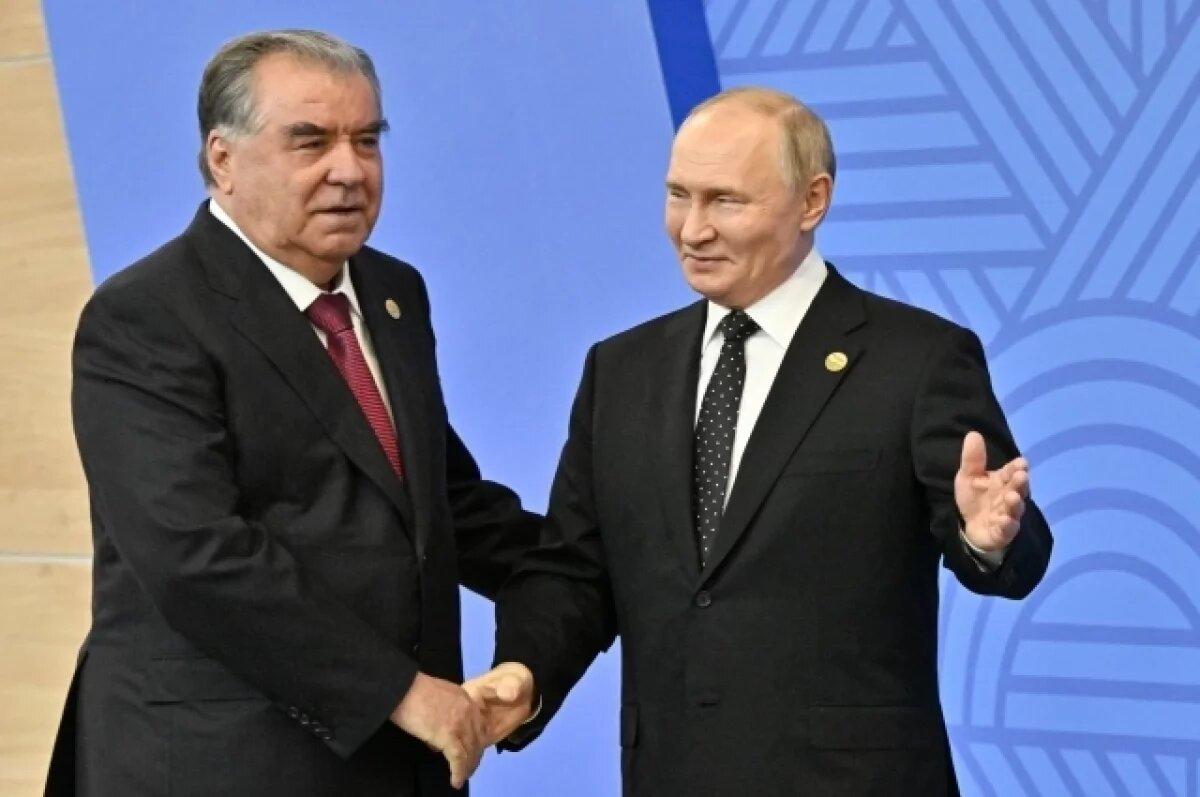    Путин пообщался с президентом Таджикистана Рахмоном перед заседанием ОДКБ