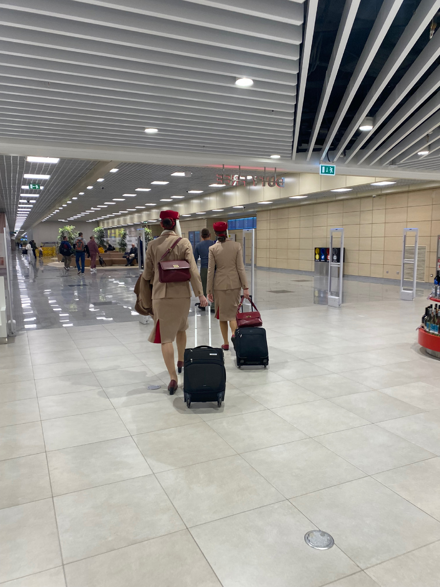 Шереметьево, экипаж Emirates 