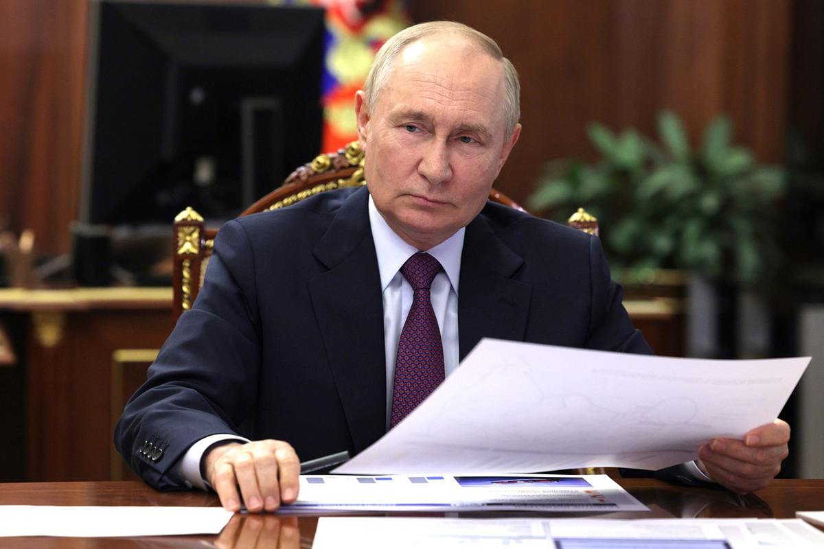 Путин отметил, что солидарность граждан позволяет отвечать на любые вызовы.  Фото: Фото: пресс-служба Администрации президента РФ / kremlin.ru