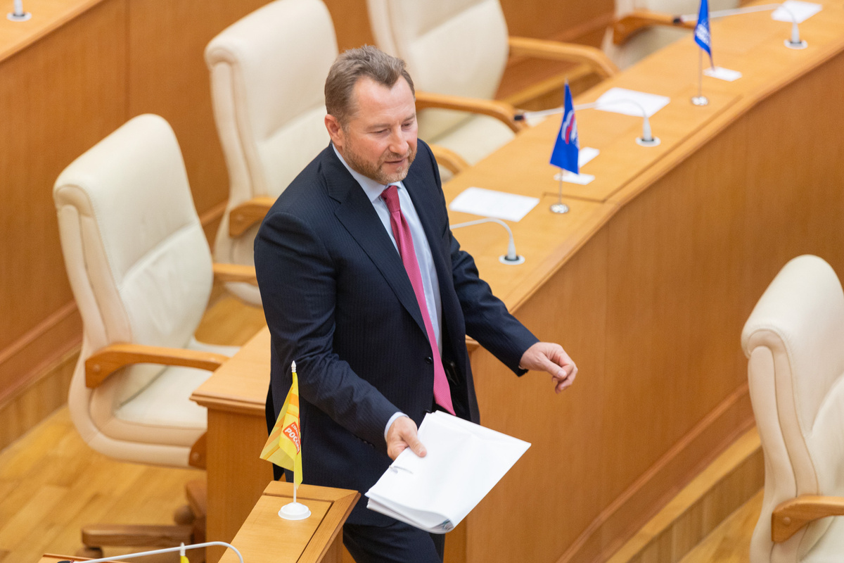 Вячеслав Брозовский объяснил, кому выгоден дешевый рубль.  Фото: ФедералПресс / Иван Кабанов