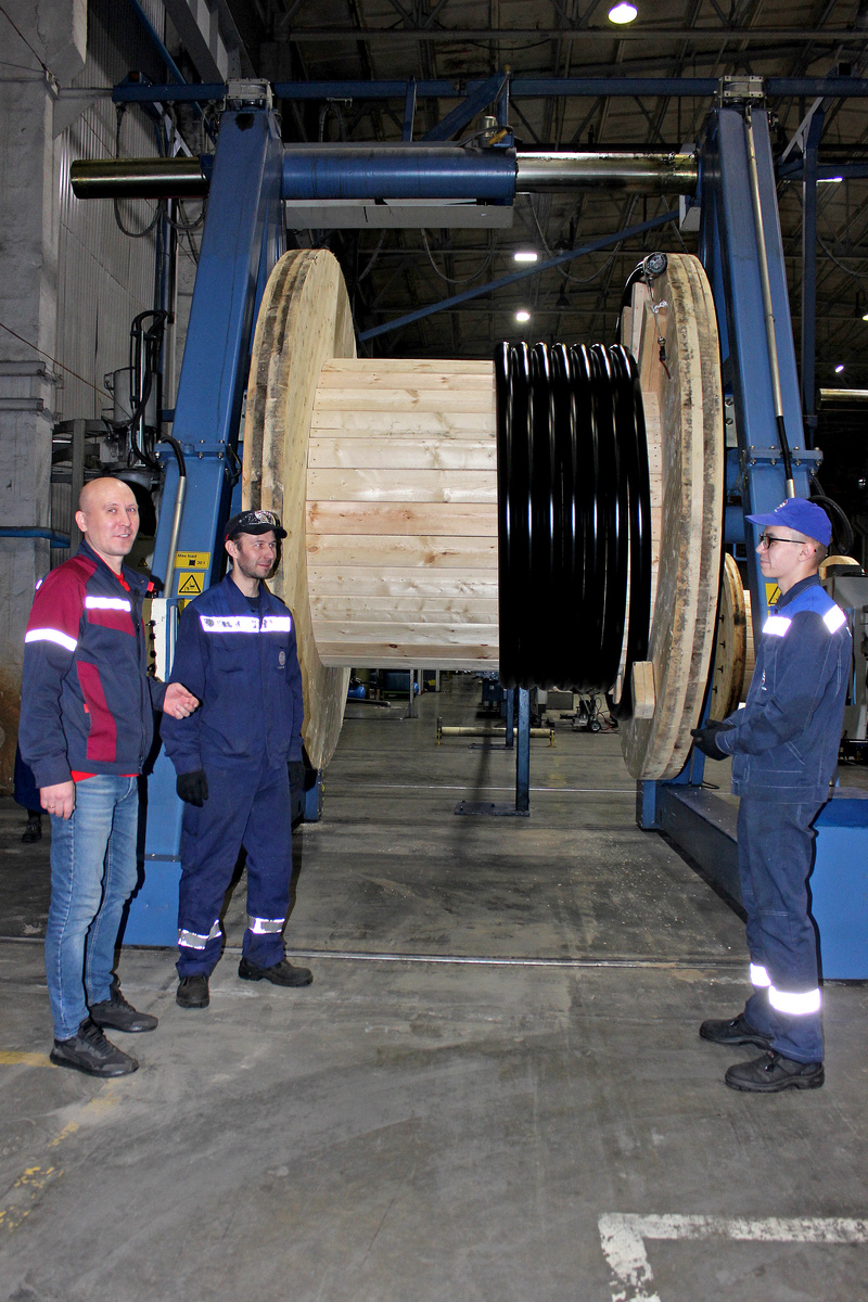 Старший мастер Г.И. Горбунов, опресовщики Н.А. Попов, Я.А. Трошев