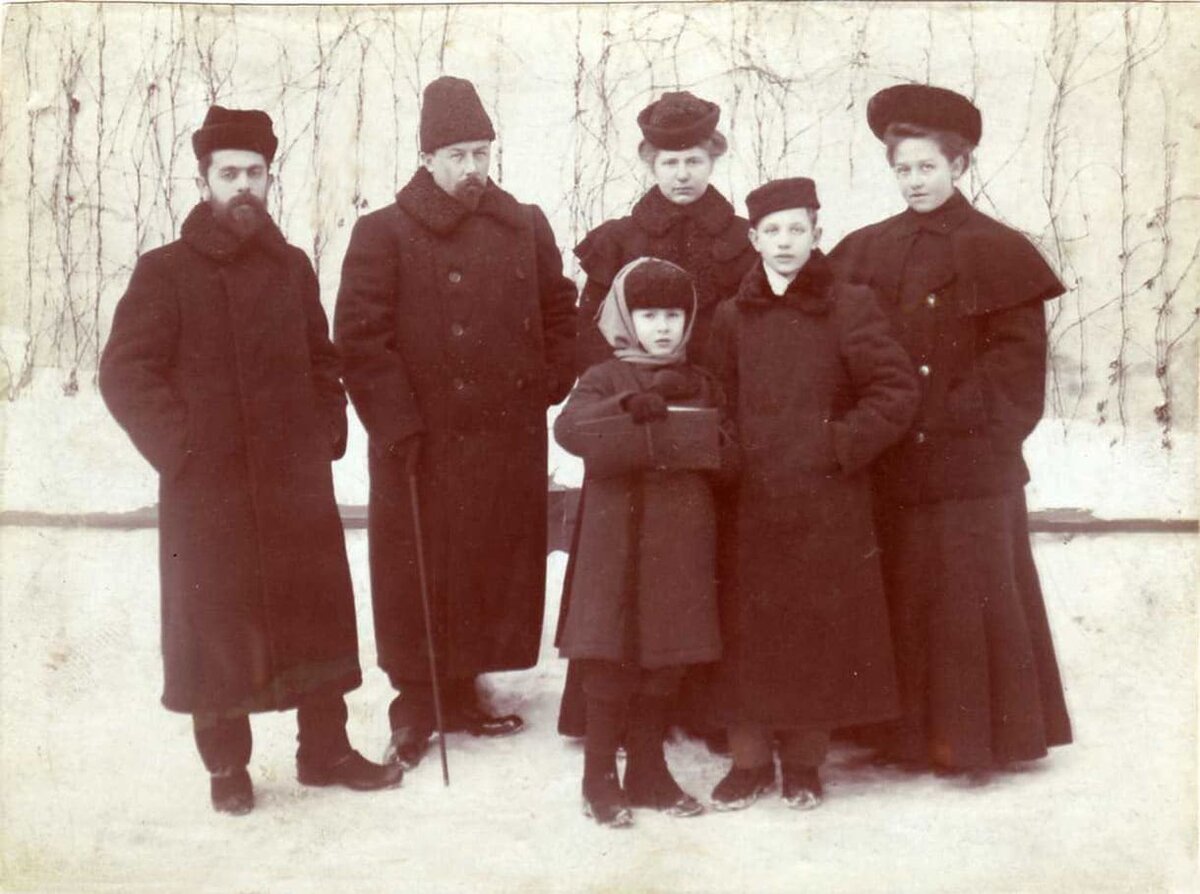 1904 год. Семья Мельниковых