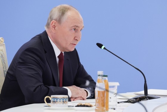    Владимир Путин на заседании Совета коллективной безопасности Организации Договора о коллективной безопасности (ОДКБ) в узком составе во Дворце независимости в Астане