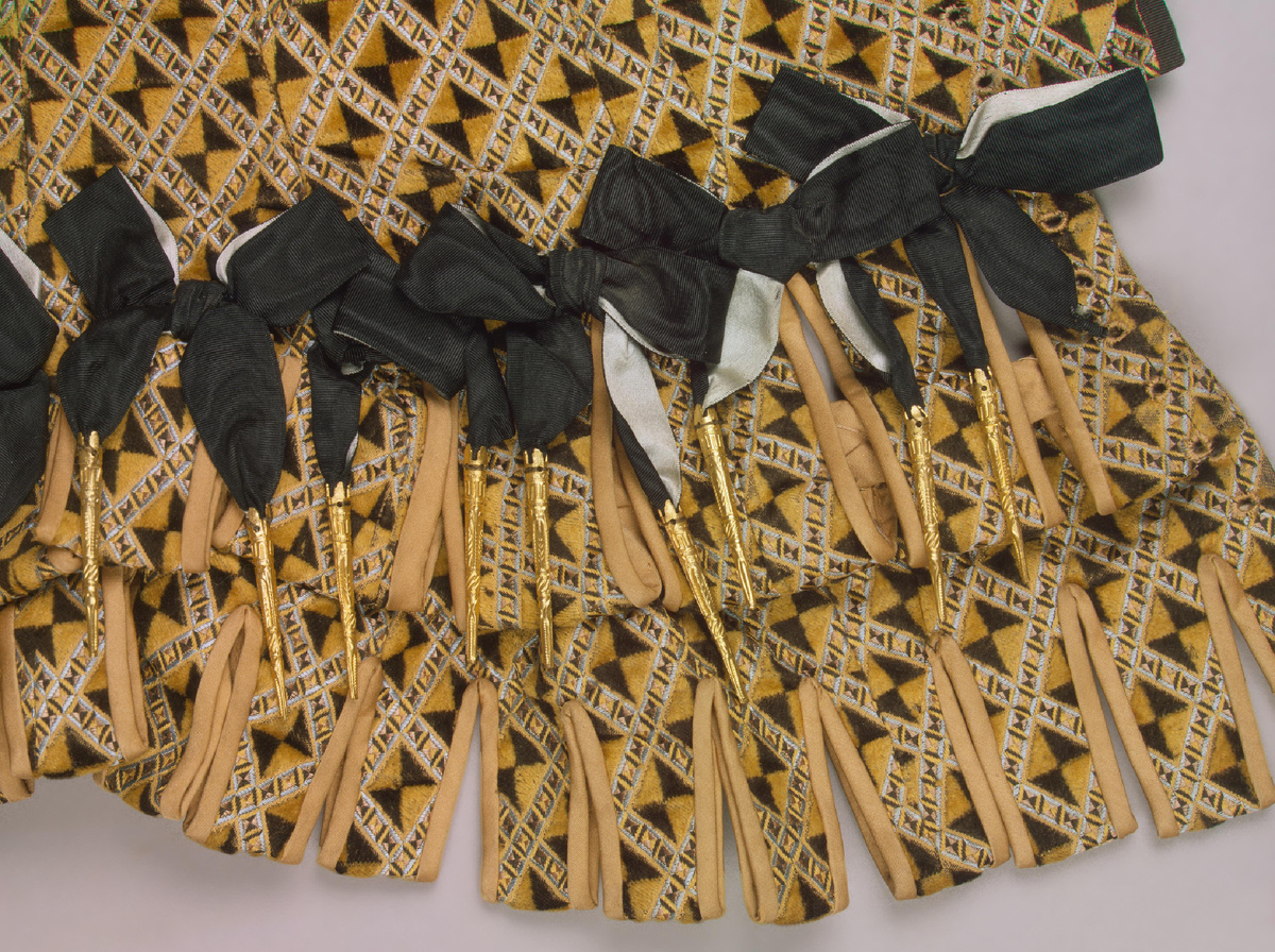 Платье визитное императрицы Марии Федоровны, фрагмент. Франция, Париж, 1880-е гг.