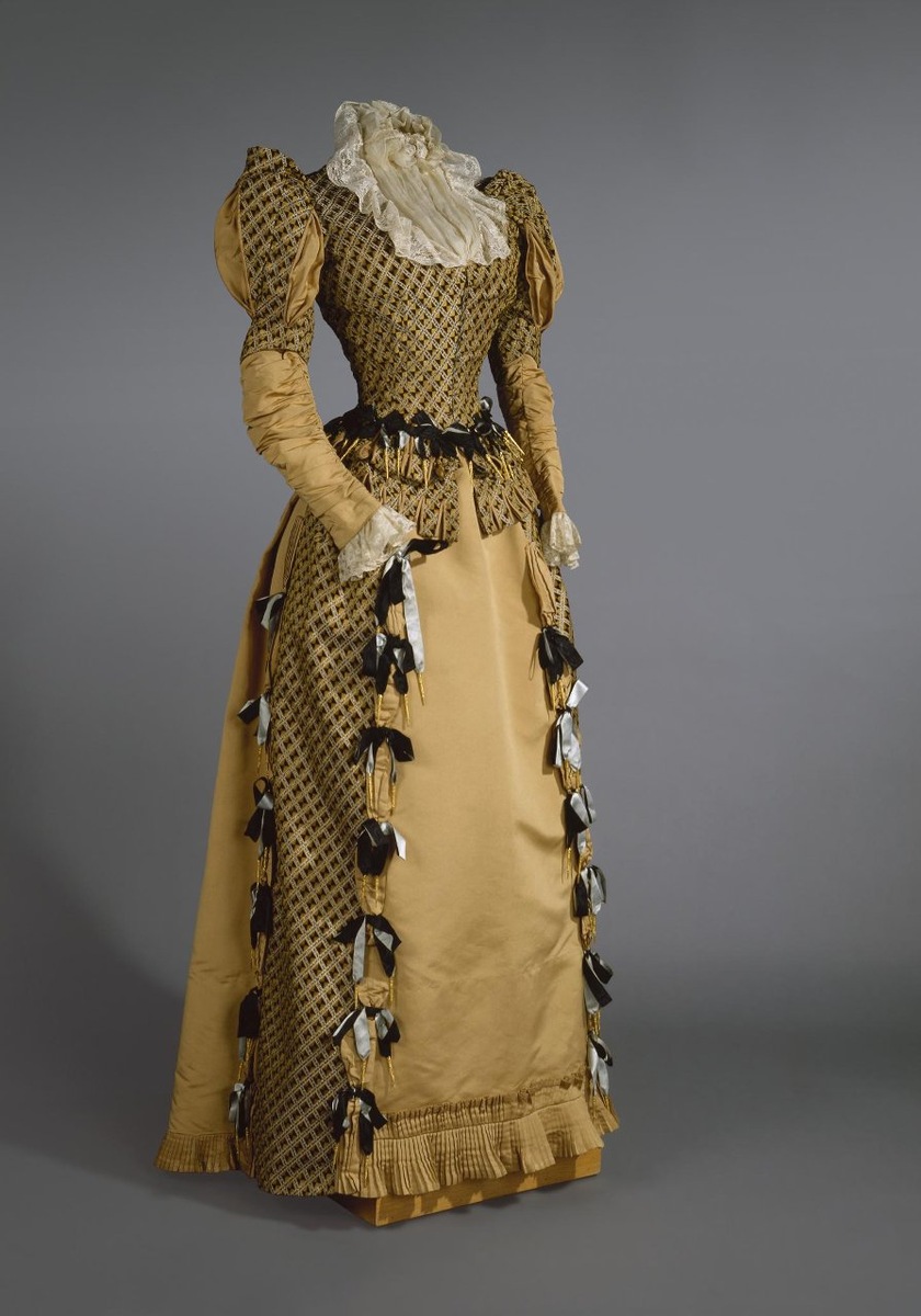 Платье визитное императрицы Марии Федоровны. Франция, Париж, 1880-е гг.