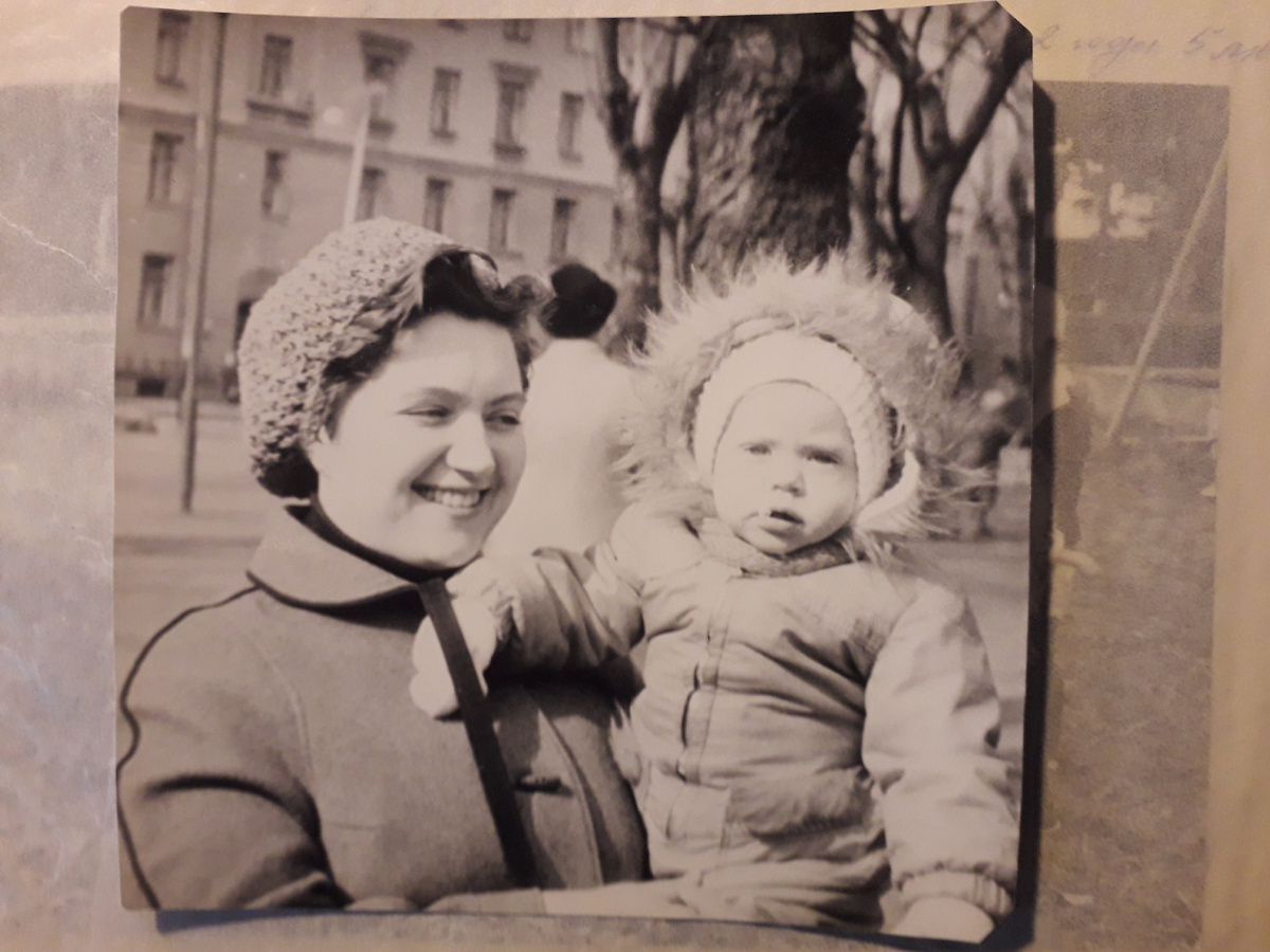 Ленинград, Гаванская улица, 1986 год, мы с мамой