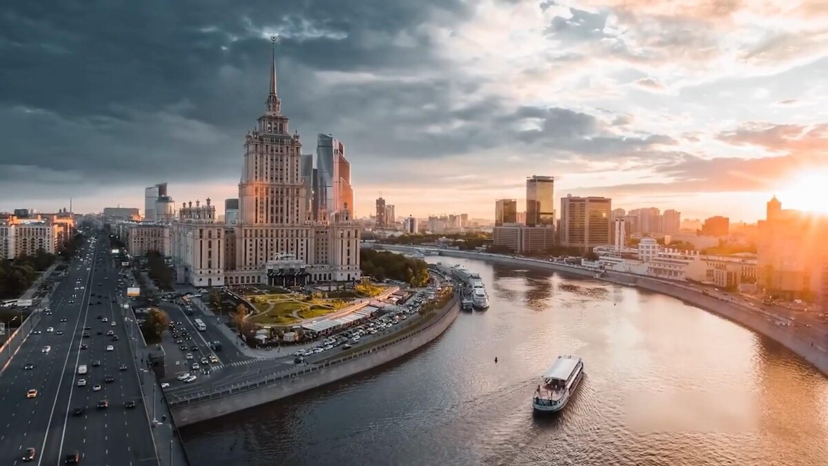 Главное здание МГУ