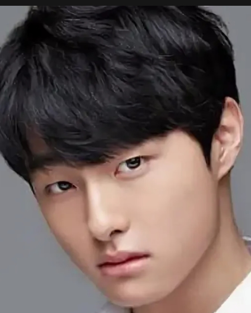 Юн Чхан Ён - южнокорейский актёр