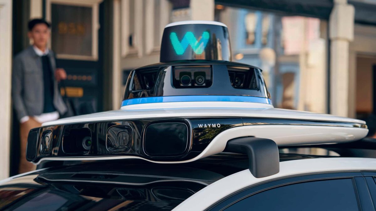 Беспилотный таксомотор Waymo