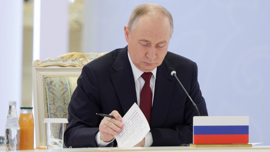    Президент РФ Владимир Путин на заседании Совета коллективной безопасности Организации Договора о коллективной безопасности (ОДКБ) в узком составе во Дворце независимости. Автор фото: ТАСС