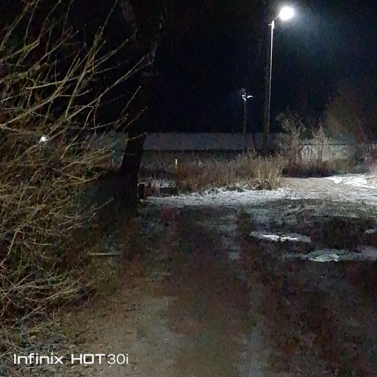 Около подъезда. 