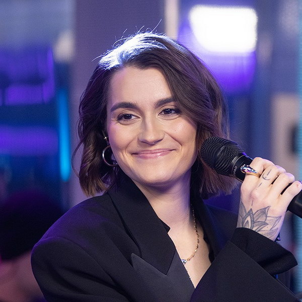     Mona рассказала о фите с Лолитой и мечте перепеть песни «Тату»