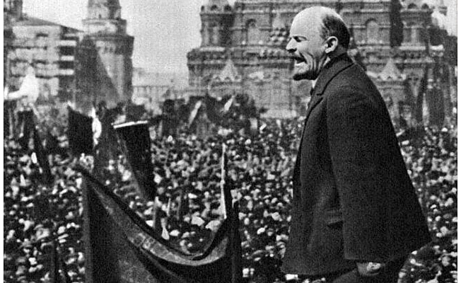 Ленин в том самом костюмчике. Фотография 1919-го-го года.