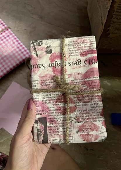     Как упаковать подарок, если нет оберточной бумаги: 7 идей + техника фурошики