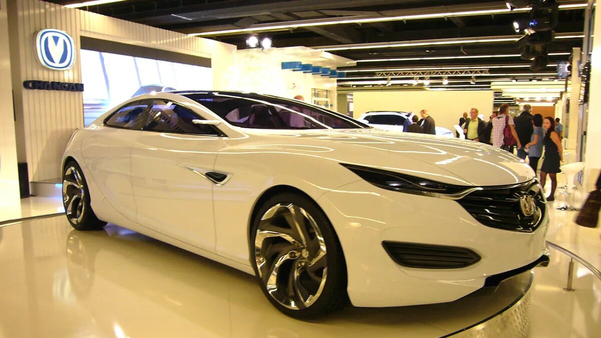    Автомобиль Changan Sense.